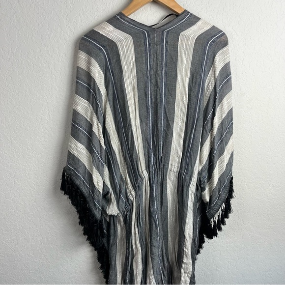 BCBGMaxAzria Stripe Beach Coverup Fringe - Picture 12 of 14